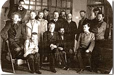 A. M. Saizew mit Mitarbeitern und Studenten